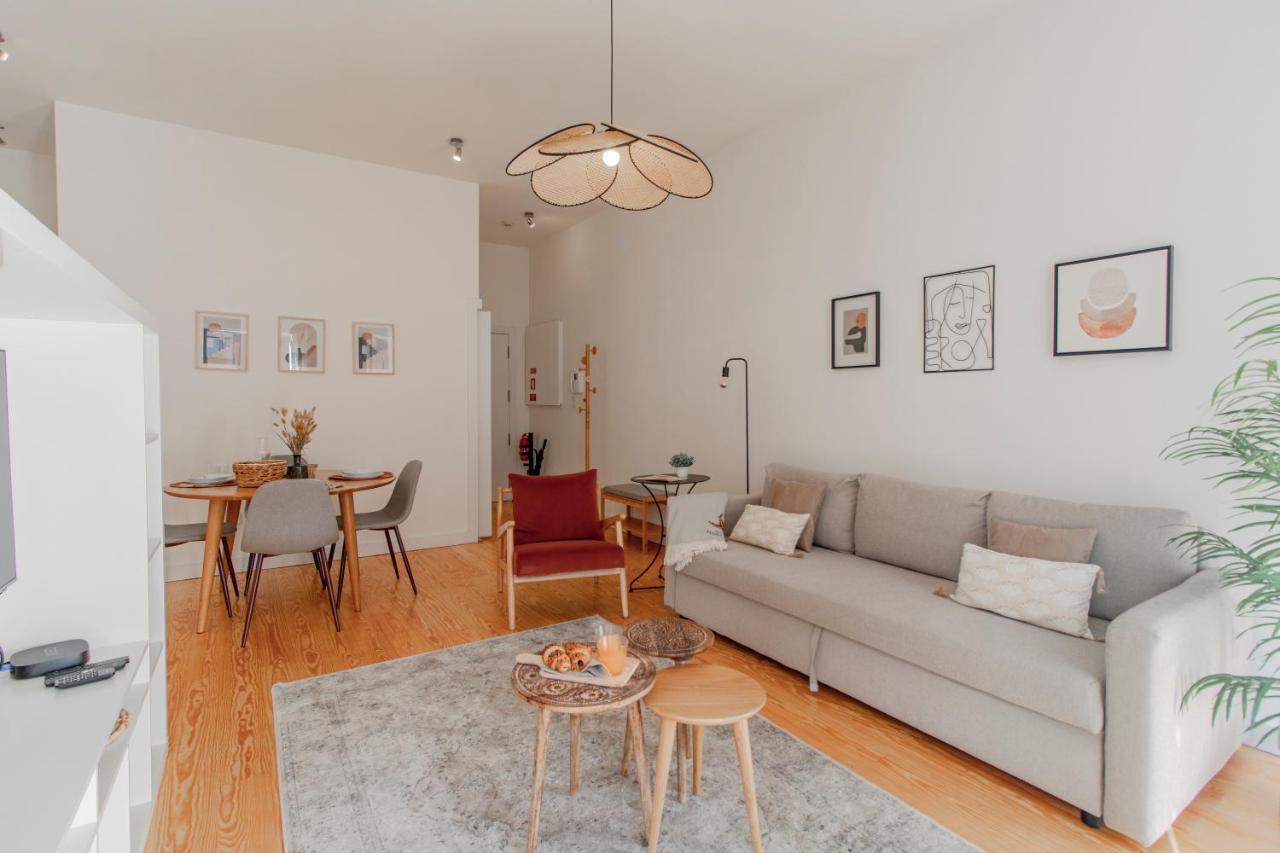 Virtudes Flat W/ Ac & Balcony By Lovelystay Porto Exterior foto