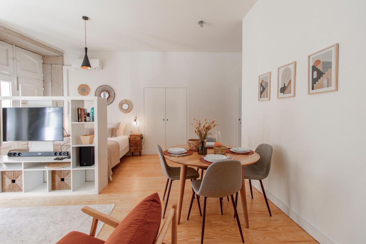 Virtudes Flat W/ Ac & Balcony By Lovelystay Porto Exterior foto