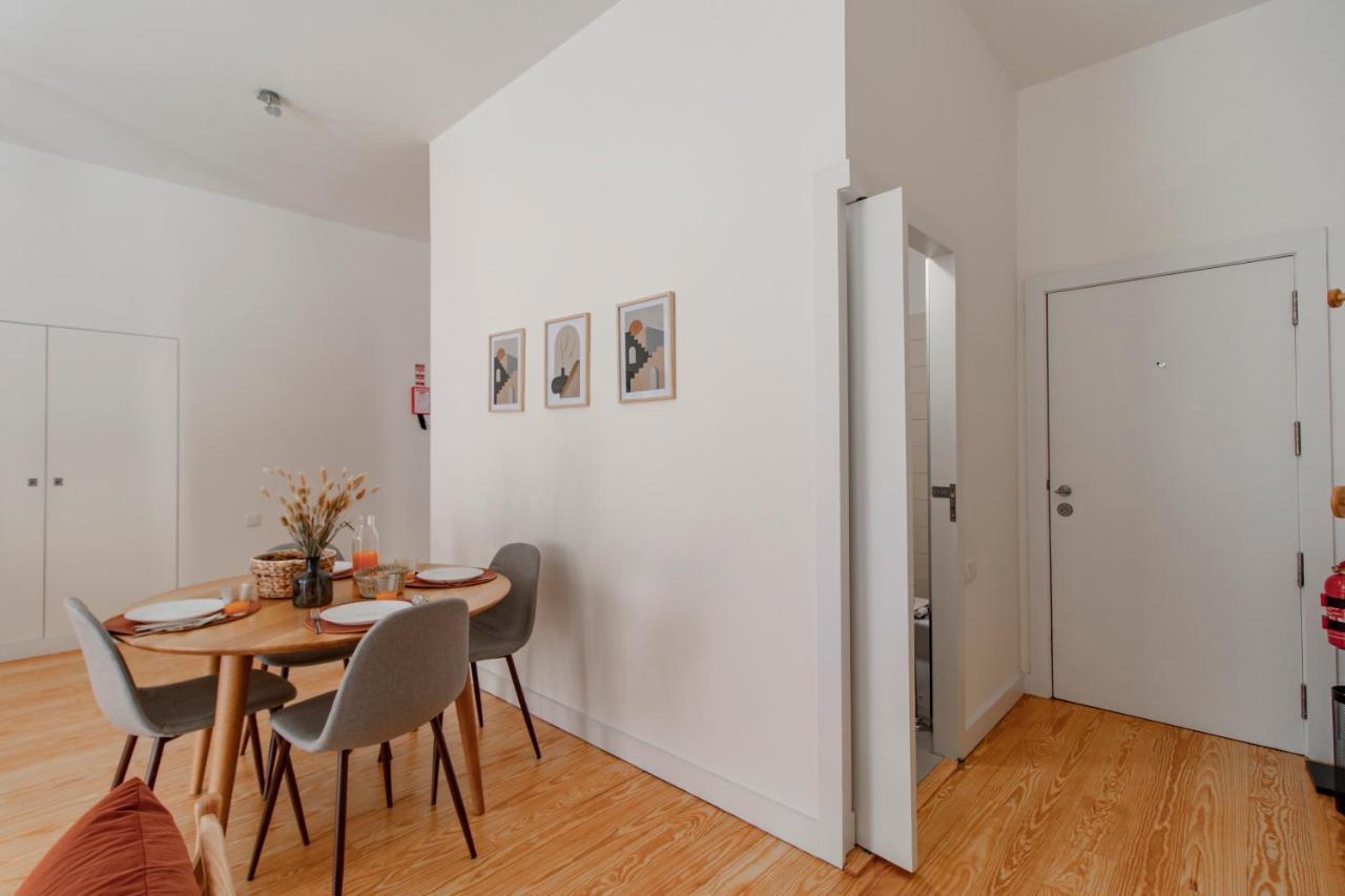 Virtudes Flat W/ Ac & Balcony By Lovelystay Porto Exterior foto