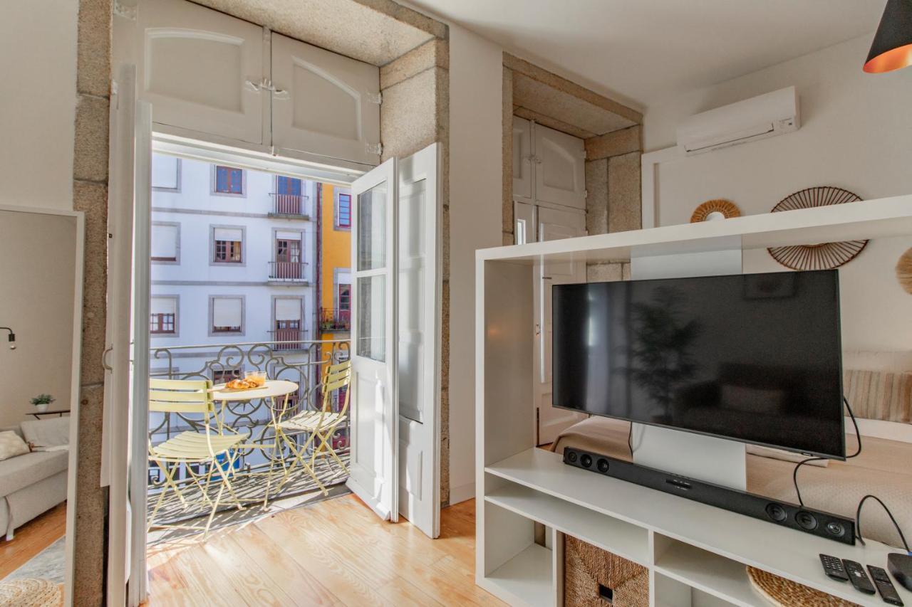 Virtudes Flat W/ Ac & Balcony By Lovelystay Porto Exterior foto