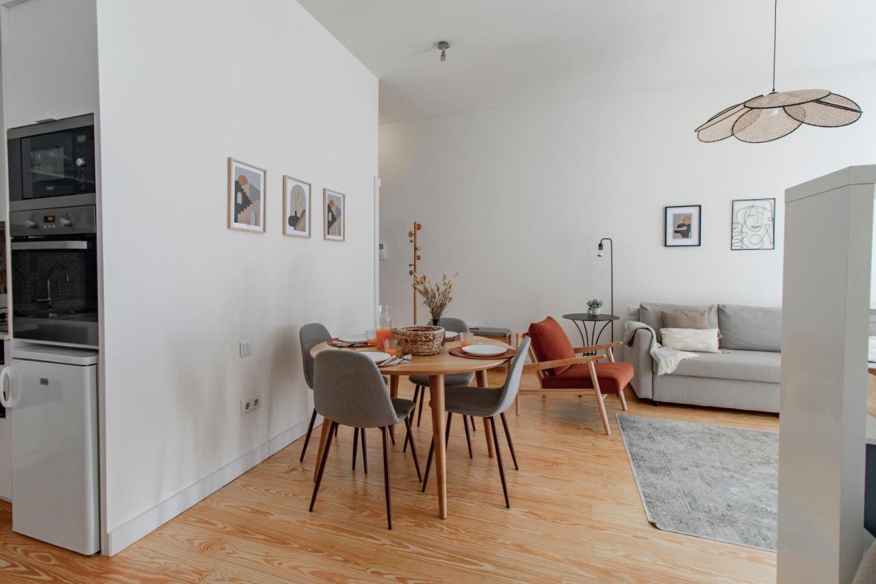 Virtudes Flat W/ Ac & Balcony By Lovelystay Porto Exterior foto