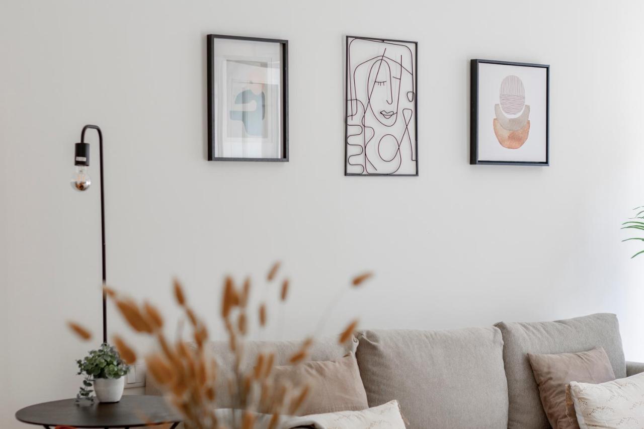 Virtudes Flat W/ Ac & Balcony By Lovelystay Porto Exterior foto
